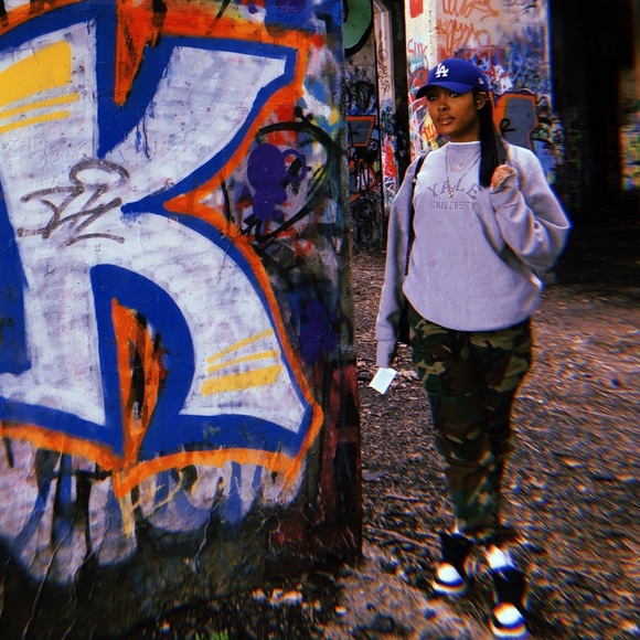 Happy you’re here, my name is Kelsii🖤 - Picture 1 of 4